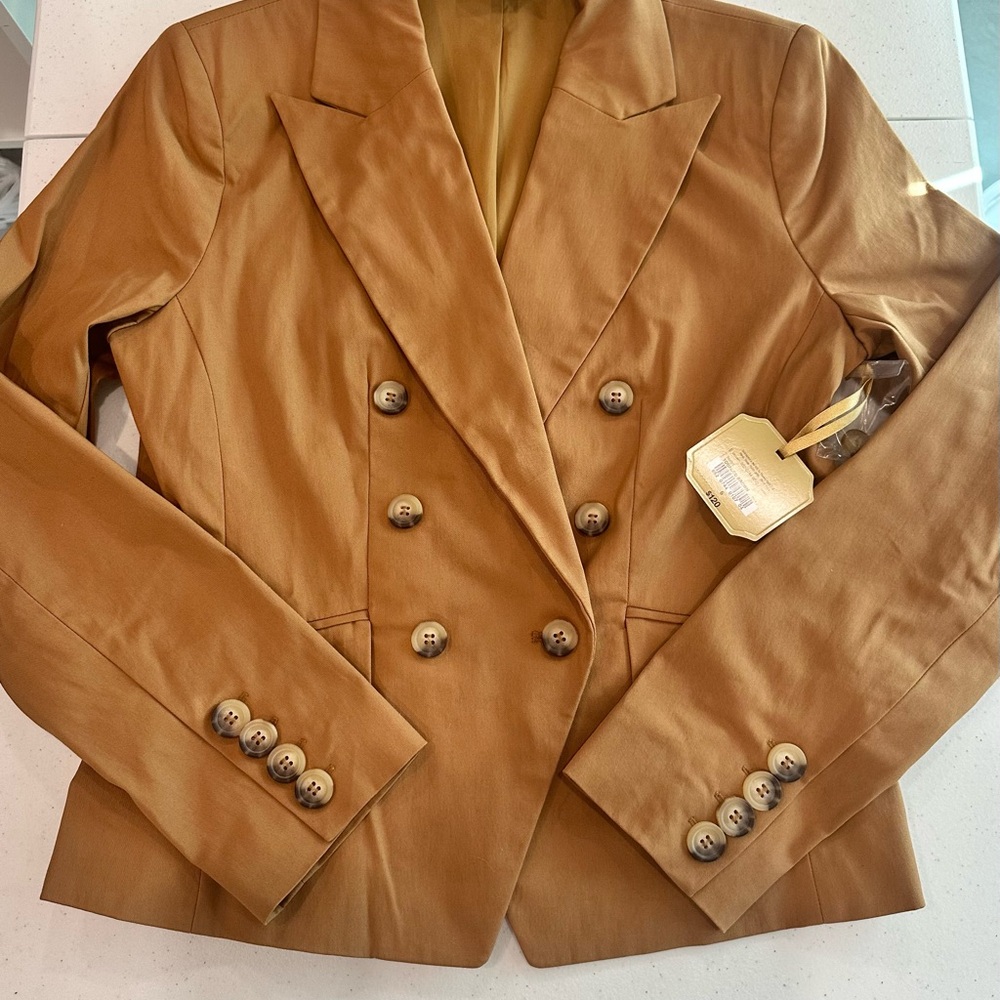 Elegant Tan Double-Breasted Jacket/Blazer